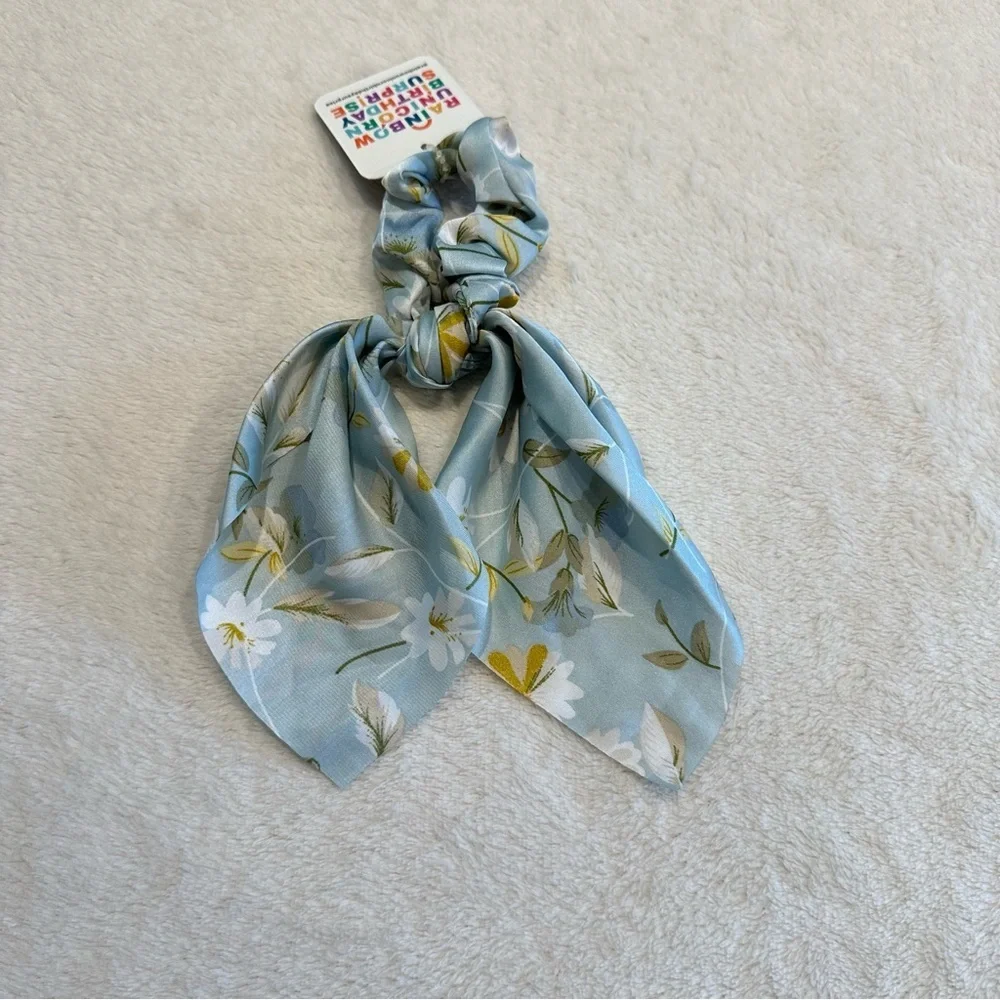 NWT Marta Scrunchie Bow Blue Floral Hair Tie